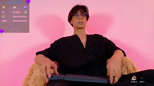 lui x dust online show from April 9, 3:30 am