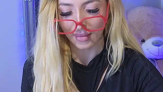 KarmaArms online show from March 22, 8:32 pm