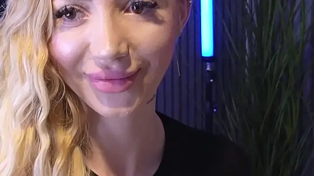 KarmaArms online show from July 16, 7:33 pm