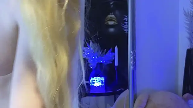 KarmaArms online show from March 12, 1:15 pm