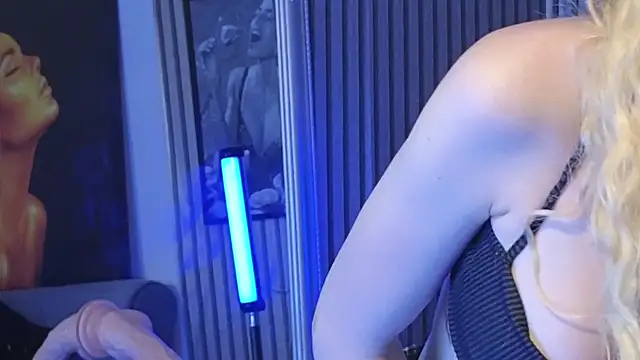 KarmaArms online show from July 3, 7:42 pm