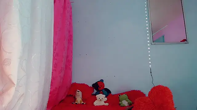Snapshot of DeboraGill chatting on June 19, 12:05 am DeboraGill online show from June 19, 12:05 am