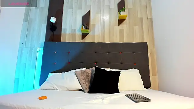 Snapshot of GabyRouge chatting on February 26, 7:58 pm GabyRouge online show from February 26, 7:58 pm