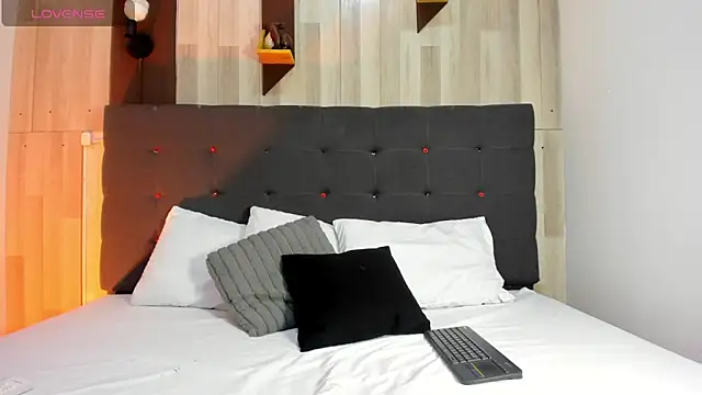 Snapshot of GabyRouge chatting on February 27, 8:08 pm GabyRouge online show from February 27, 8:08 pm