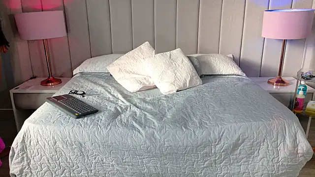 Emily  Stef online show from June 2, 11:43 am
