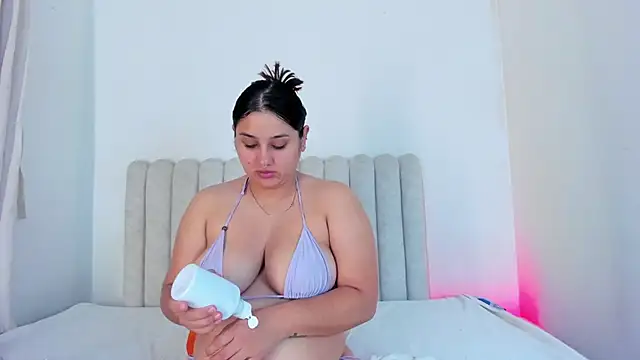 MiaFoox   online show from May 1, 2:44 pm