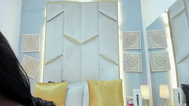 Snapshot of KarinaaCoxx chatting on May 3, 12:53 pm KarinaaCoxx online show from May 3, 12:53 pm