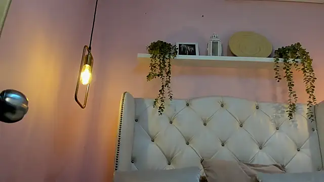 Snapshot of KarinaaCoxx chatting on May 17, 1:11 pm KarinaaCoxx online show from May 17, 1:11 pm