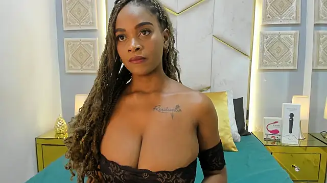 Snapshot of KarinaaCoxx chatting on March 1, 1:11 pm KarinaaCoxx online show from March 1, 1:11 pm