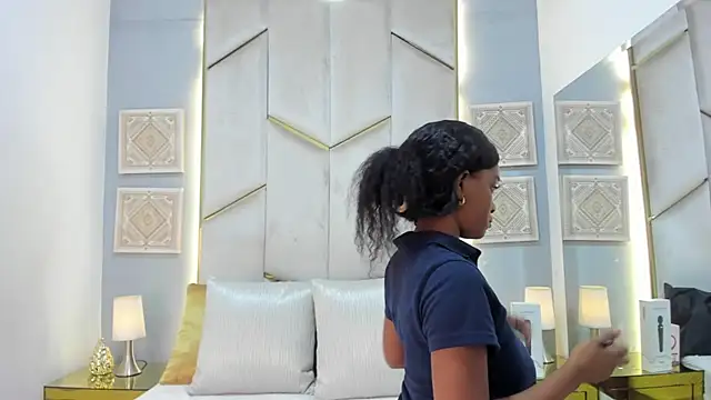 KarinaaCoxx online show from March 28, 12:17 pm