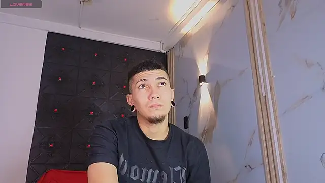 Logan and Reachel online show from April 15, 11:27 am