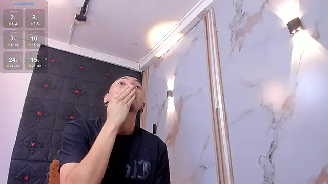 Logan and Reachel online show from March 26, 7:23 pm