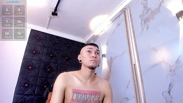 Logan and Reachel online show from March 27, 7:26 pm