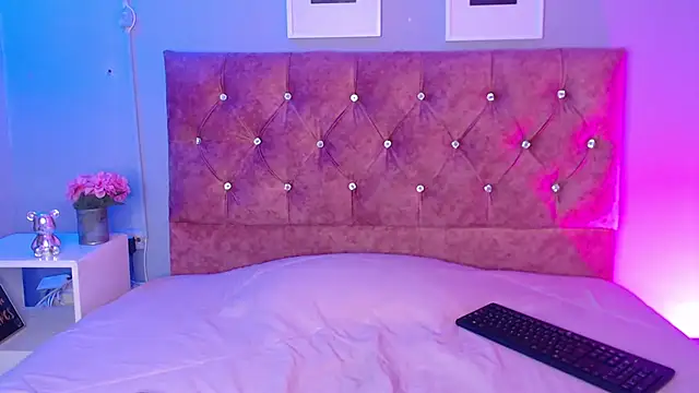 lilirousee online show from May 16, 6:07 pm