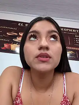 DulceCaroX online show from July 1, 1:33 pm