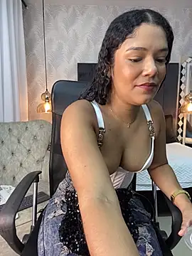 Miaafoxx   online show from March 26, 7:56 pm