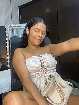 Miaafoxx   online show from March 11, 7:30 pm