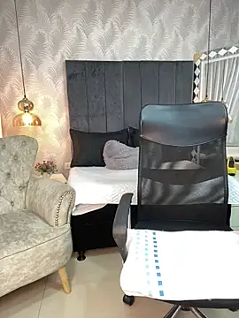 Miaafoxx   online show from February 25, 7:36 pm