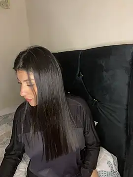 latinasoftie online show from June 22, 3:01 am
