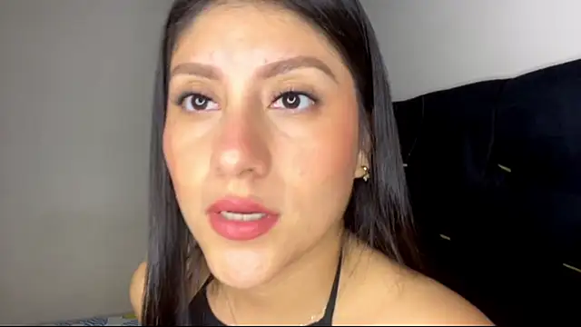 latinasoftie online show from July 23, 2:31 am