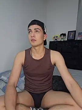 NewYoungHot online show from March 5, 9:00 pm