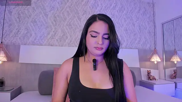 Stephany Harlot online show from May 17, 11:05 pm