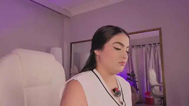 Stephany Harlot online show from April 17, 10:34 pm