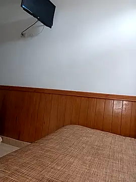 Rosyshadow online show from April 9, 7:20 pm