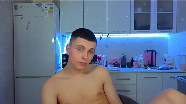 Snapshot of Keviin777 chatting on February 23, 7:14 pm Keviin777 online show from February 23, 7:14 pm