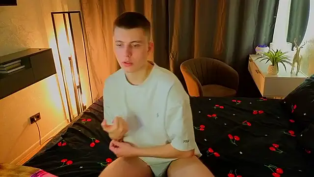 Snapshot of Keviin777 chatting on February 28, 8:30 pm Keviin777 online show from February 28, 8:30 pm