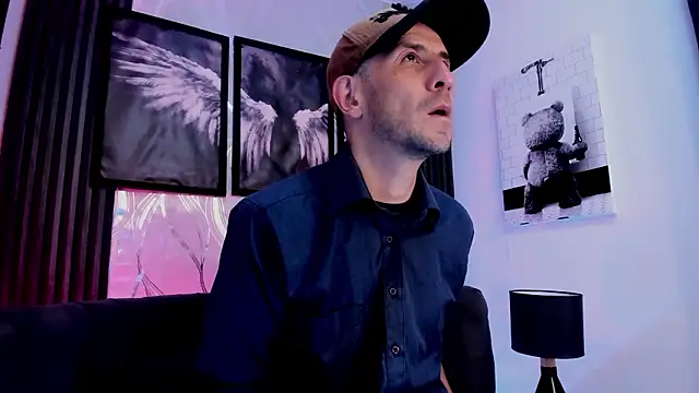 Milanwhite  online show from February 24, 11:33 am