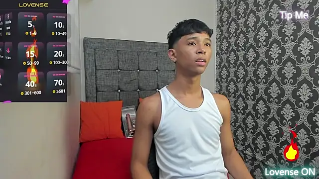 Little Twink19x online show from May 29, 8:26 pm