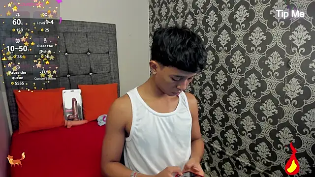 Snapshot of Little_Twink19x chatting on June 26, 7:42 pm Little Twink19x online show from June 26, 7:42 pm