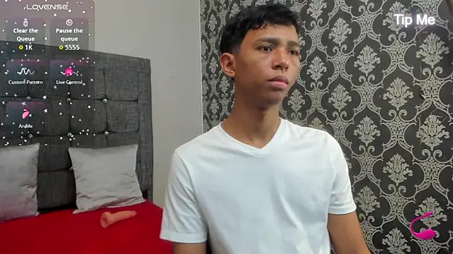Little Twink19x online show from May 9, 7:28 pm