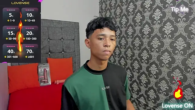 Little Twink19x online show from May 30, 7:41 pm