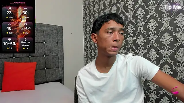 Little Twink19x online show from March 17, 7:28 pm