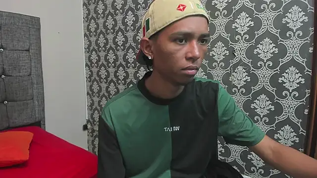 Little Twink19x online show from February 25, 7:14 pm