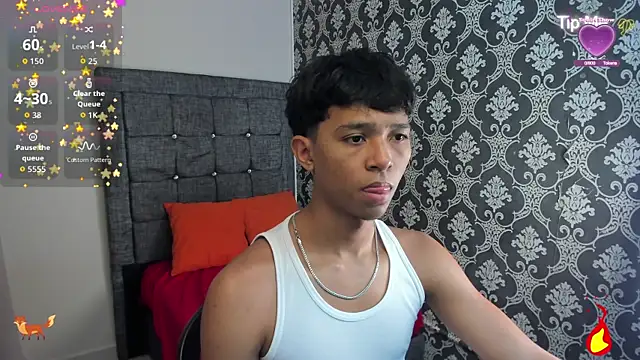 Snapshot of Little_Twink19x chatting on July 15, 7:32 pm Little Twink19x online show from July 15, 7:32 pm