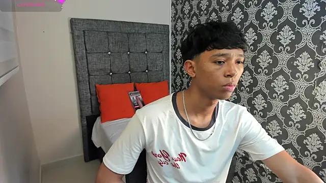 Snapshot of Little_Twink19x chatting on July 10, 7:25 pm Little Twink19x online show from July 10, 7:25 pm