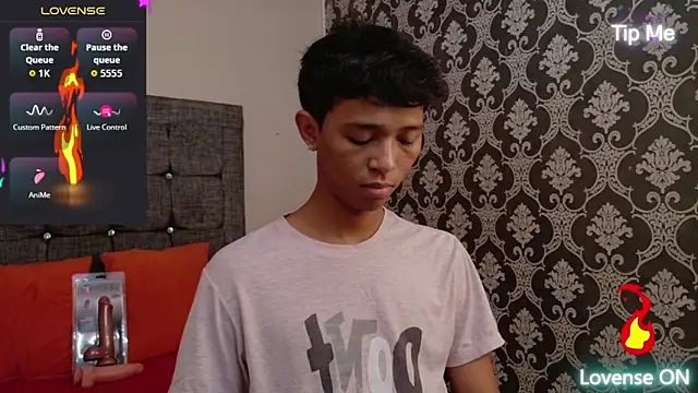 Little Twink19x online show from May 26, 7:23 pm