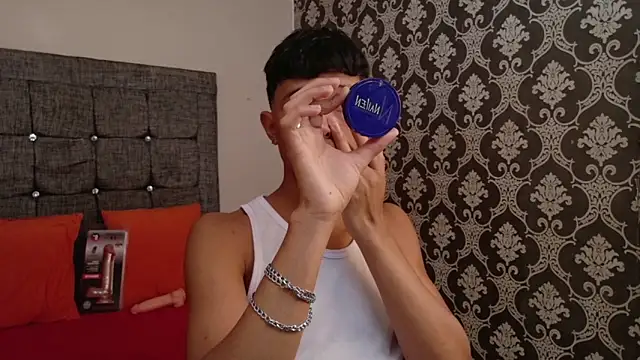 Little Twink19x online show from May 27, 7:43 pm