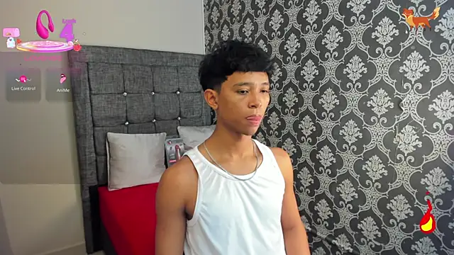 Snapshot of Little_Twink19x chatting on July 2, 7:42 pm Little Twink19x online show from July 2, 7:42 pm