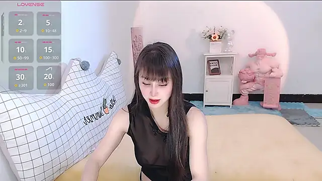 Luckmia333 online show from April 2, 4:30 am