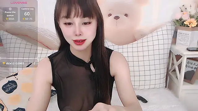 Snapshot of Luckmia333 chatting on February 25, 6:13 am Luckmia333 online show from February 25, 6:13 am