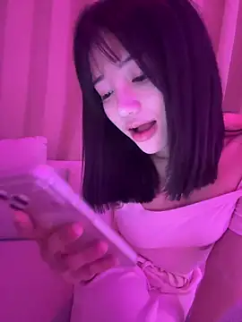 zhuendong000001 online show from May 2, 12:32 pm