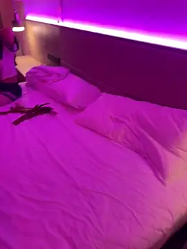 zhuendong000001 online show from April 15, 4:55 pm