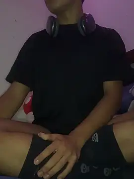 VixHot15 online show from February 20, 4:42 am