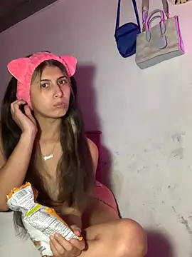 Snapshot of Candy_Lennon chatting on February 23, 1:18 am Candy Lennon online show from February 23, 1:18 am