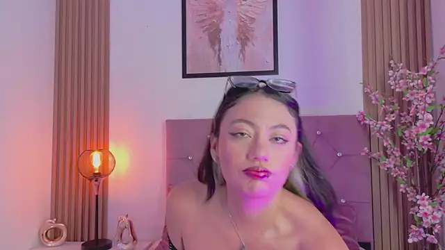 ravena queen online show from July 21, 6:42 pm