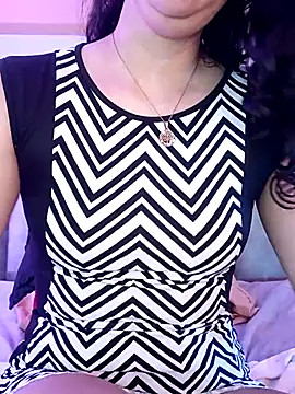 LunaDamasco online show from March 31, 6:21 pm